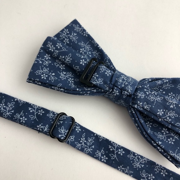 Men's Denim Blue Floral Bow Tie - Picture 2 of 2